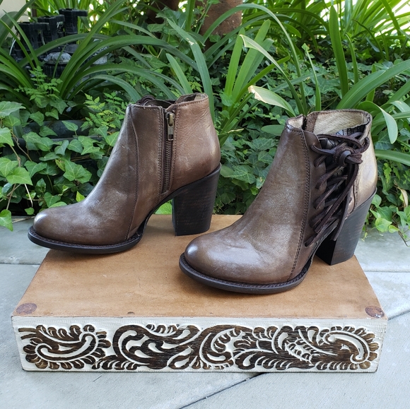 Sassy Corsetted Freebird Distressed Leather Bootie - Picture 12 of 16